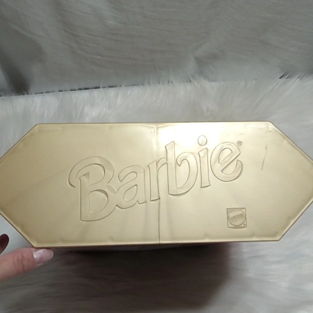 SALE! Mattel Vintage 1997 Happy Holidays Barbie Collectors Item W/Stand (B-6) - Picture 15 of 15